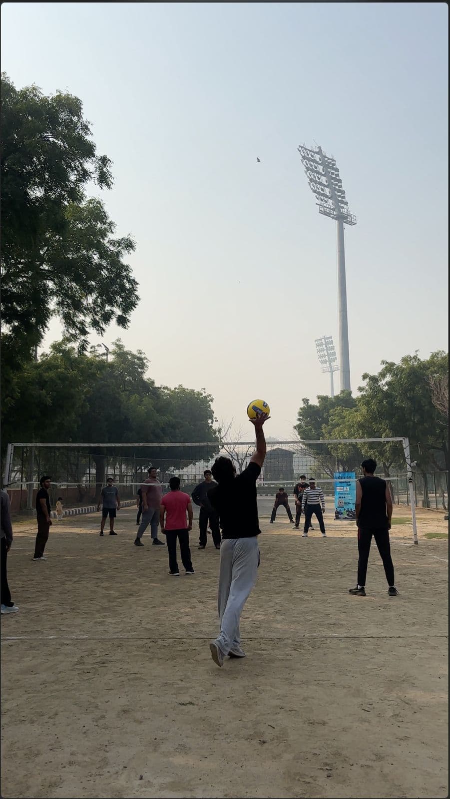 Daud-È-Dilli volunteers and organizers preparing the running track