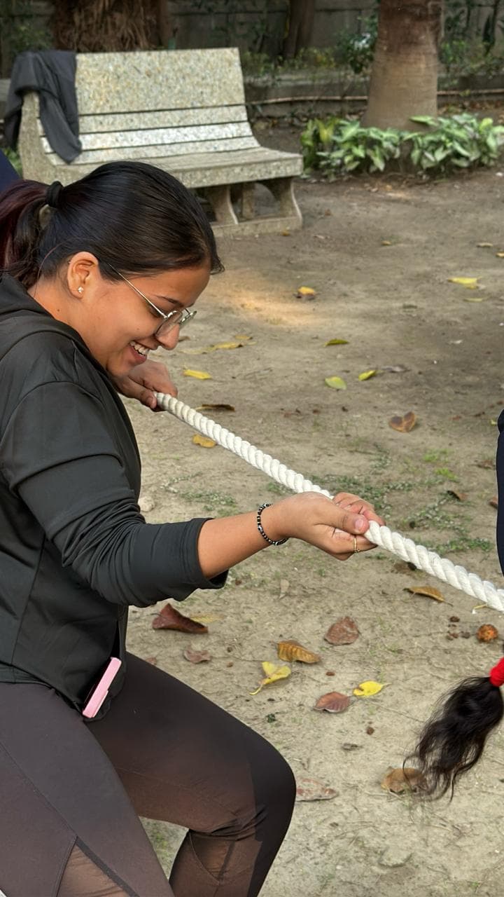 Daud-È-Dilli community members warming up before the run at dawn
